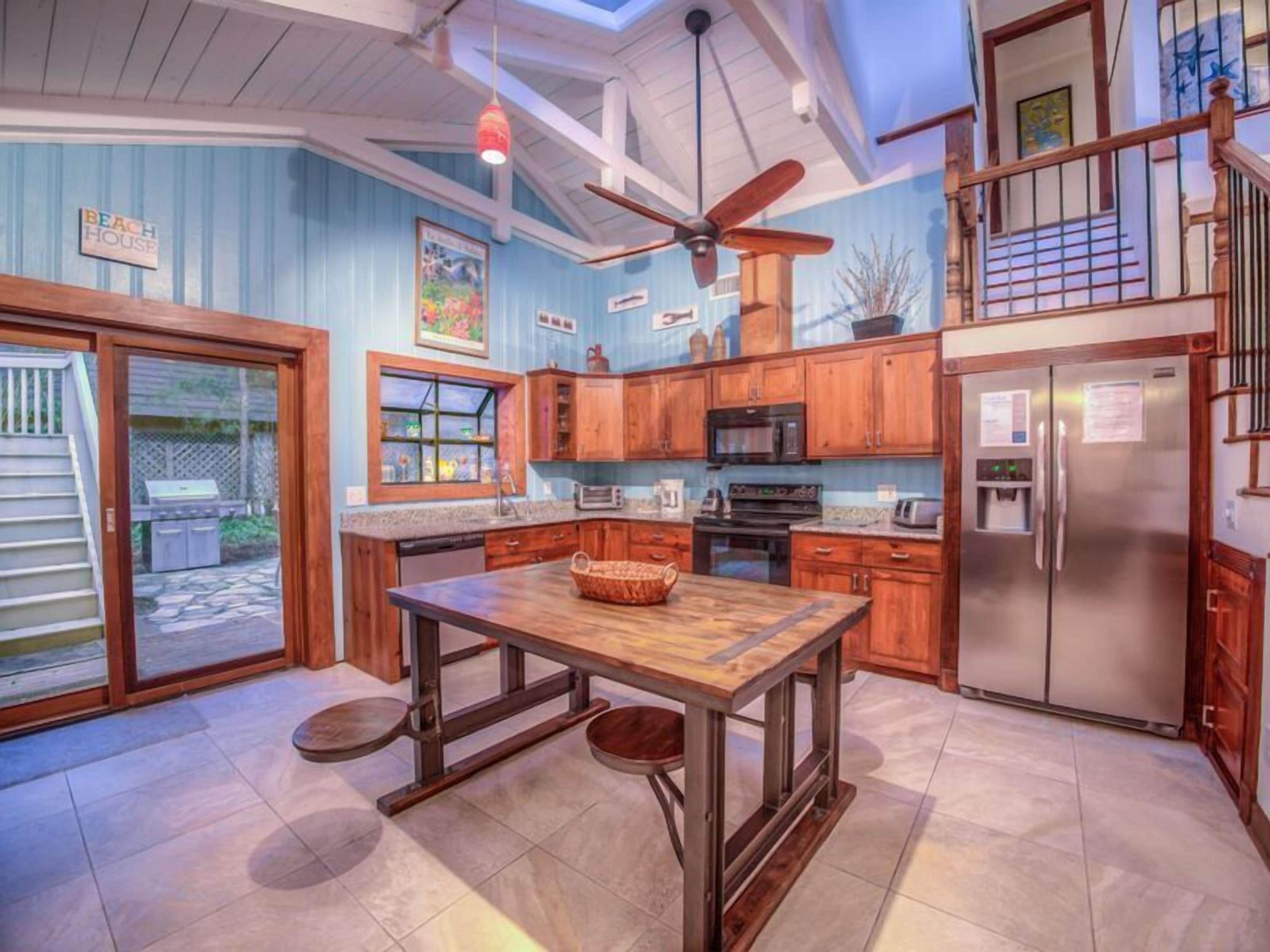 Casa, 6 habitaciones | Cocina privada | Refrigerador, microondas, lavavajillas y cafetera y tetera 