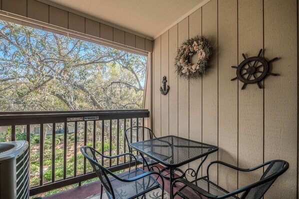 House, 2 Bedrooms | Balcony