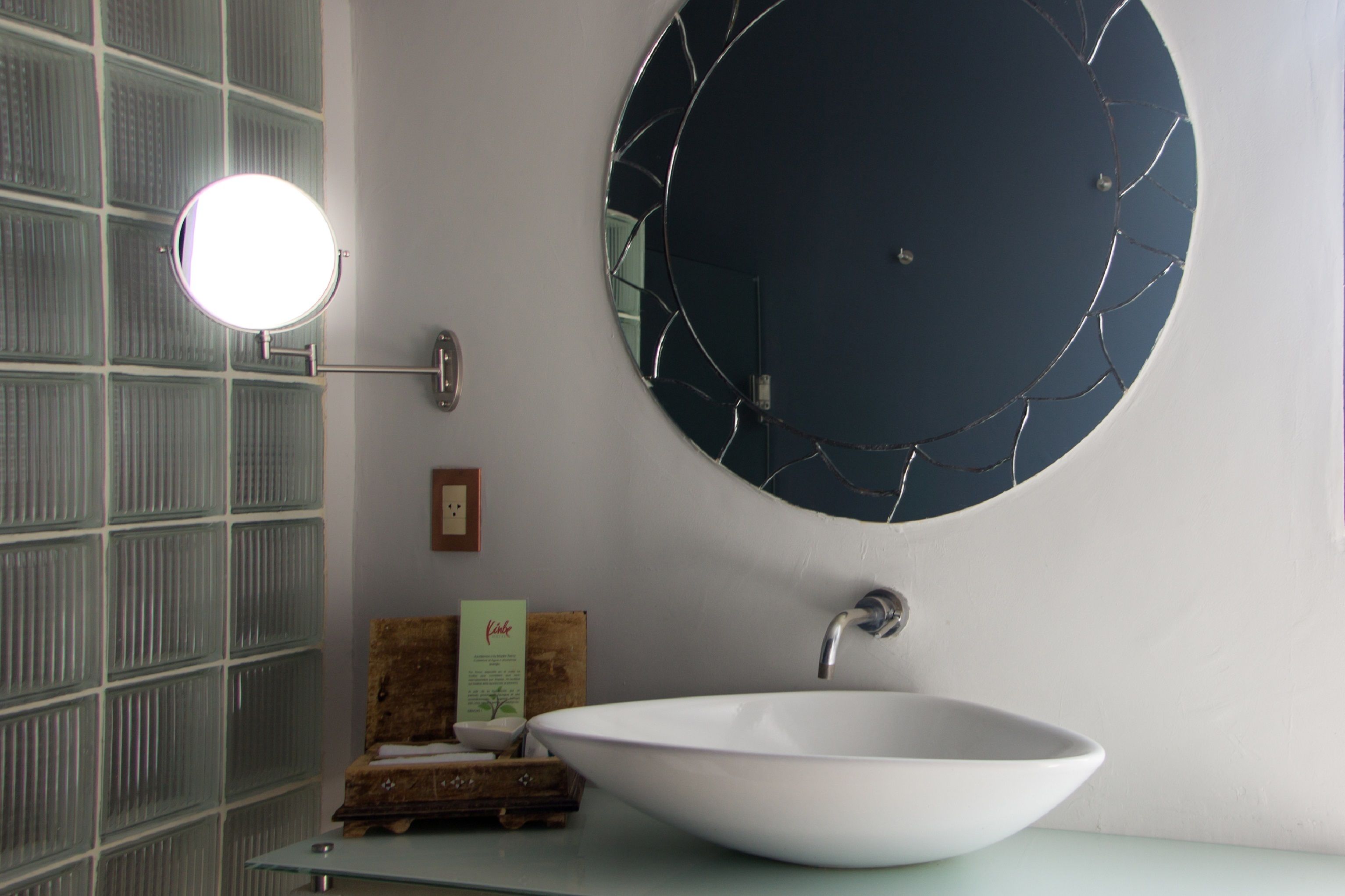 deluxe double room, 1 king bed, balcony, pool view | bathroom | shower, free toiletries, hair dryer, towels