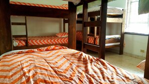 Phòng tập thể, phòng tập thể nam và nữ (8 People) | Bàn ủi/dụng cụ ủi quần áo
