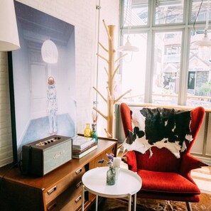 Interior entrance - J Poshtel Chiangmai (Chiang Mai)