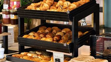 Dagelijks ontbijtbuffet (EUR 19 per persoon)