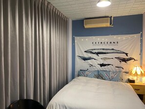 Desk, free WiFi, bed sheets - Lucky House (New Taipei City)