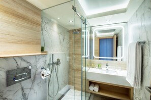 Literie de qualité supérieure, couette en duvet d'oie, minibar