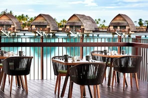 Bar (on property) - Fiji Marriott Resort Momi Bay (Momi)