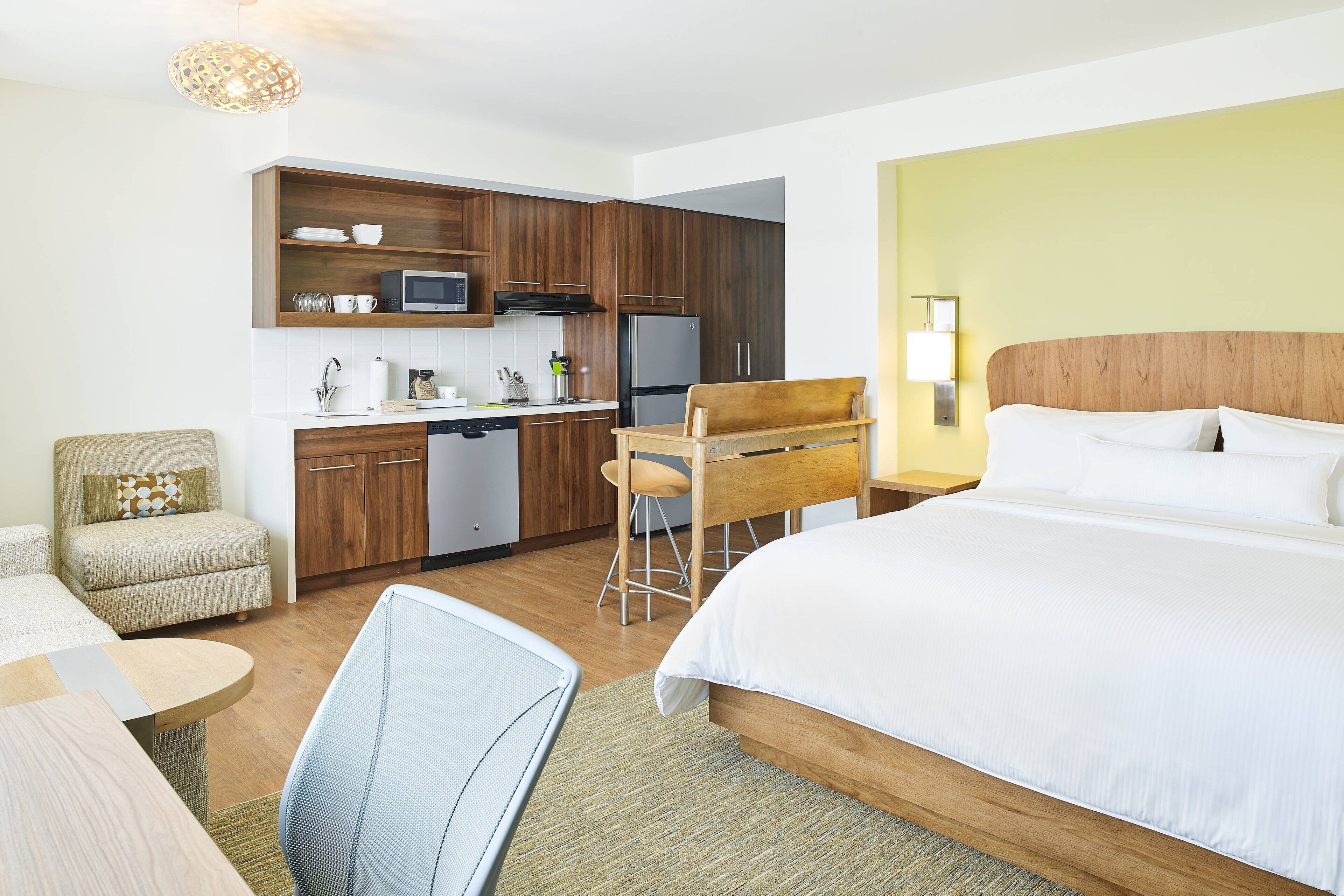 Allergivenligt sengetøj, pengeskab på værelset, individuel indretning