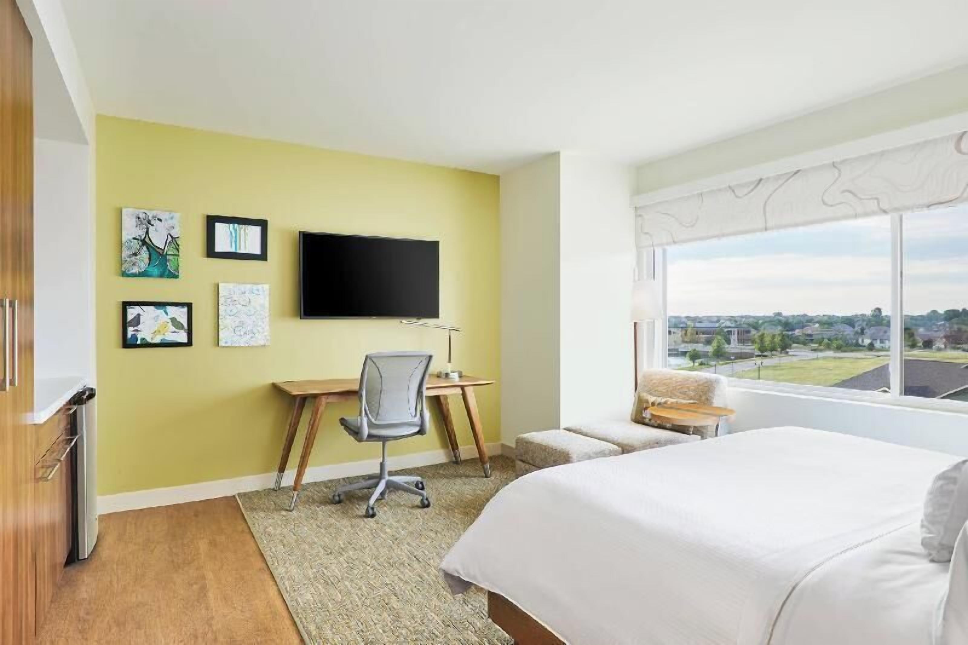 防过敏的被褥、客房内保险箱、特色家居、办公桌