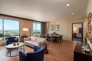 Flat-screen TV - The Westin Milwaukee (Milwaukee)