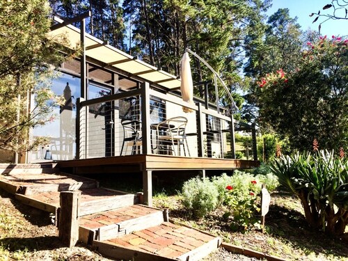 Karawatha Cottages B&B