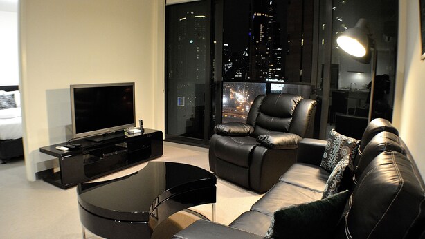 Iron/ironing board, free WiFi - Royal Stays Apartments Southbank (Southbank)
