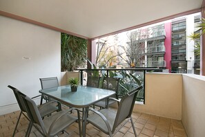 Boronia on Mounts Bay | Terrace/patio - Apartments on Mounts Bay (Perth)