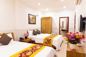 1 bedroom, premium bedding, minibar, desk