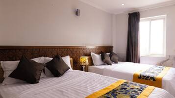Family Room | 1 bedroom, premium bedding, minibar, desk