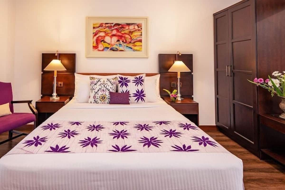 Minibar, in-room safe, individually decorated, individually furnished