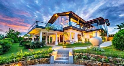 Fox Kandy by Fox Resorts- Luxury in the Mist