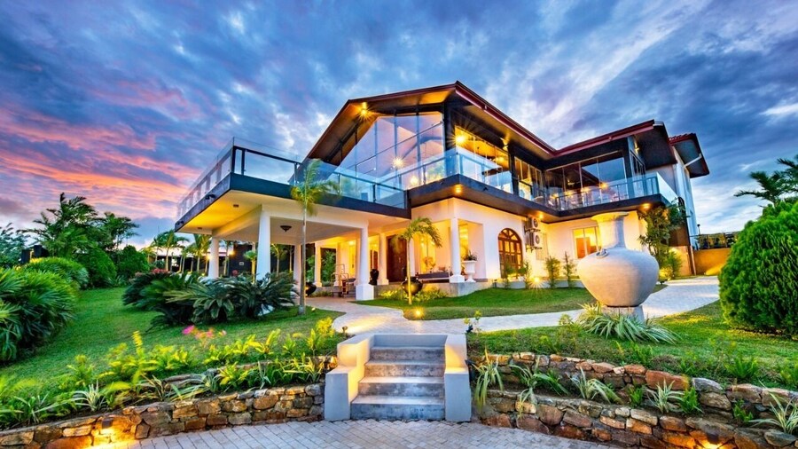 Fox Kandy by Fox Resorts- Luxury in the Mist