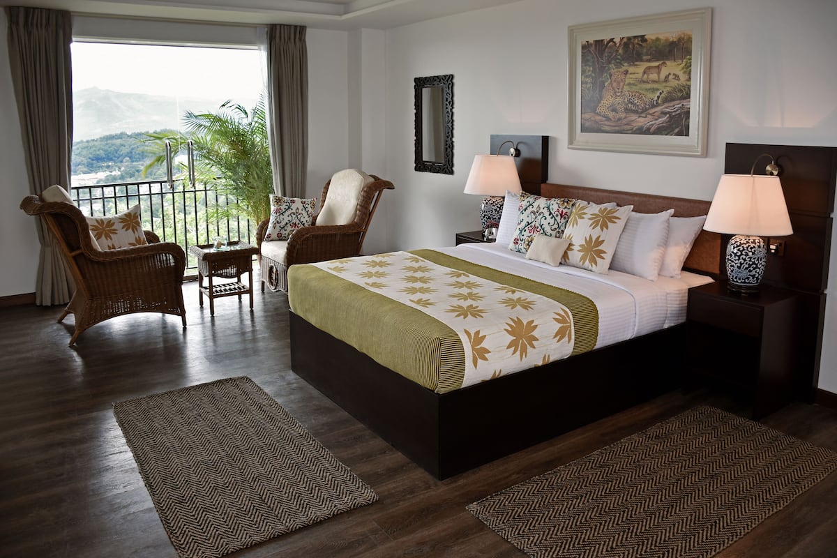 Luksusrom | Minibar, safe på rommet, individuelt dekorert og individuelt innredet