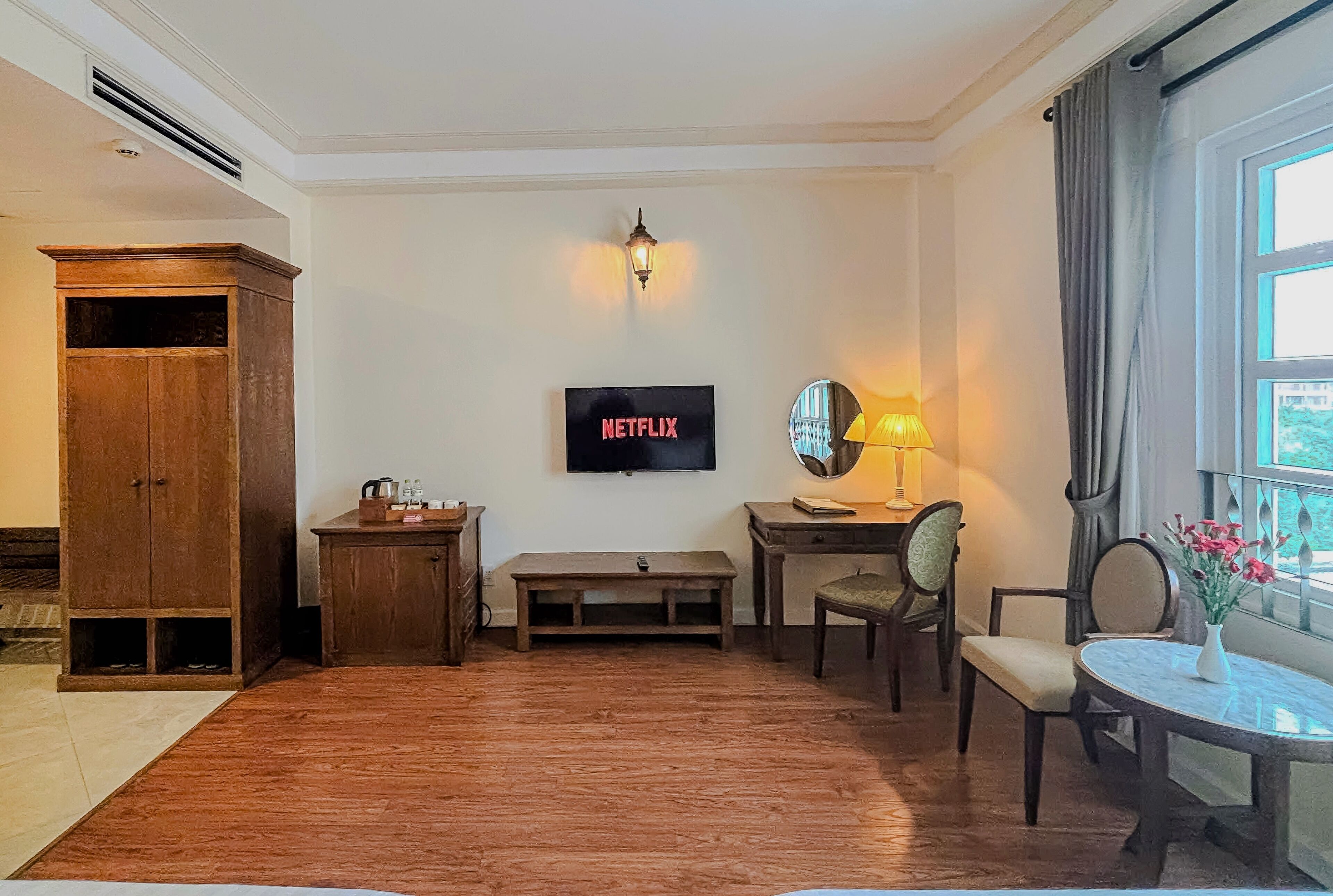 deluxe twin room | 1 bedroom, minibar, in-room safe, desk