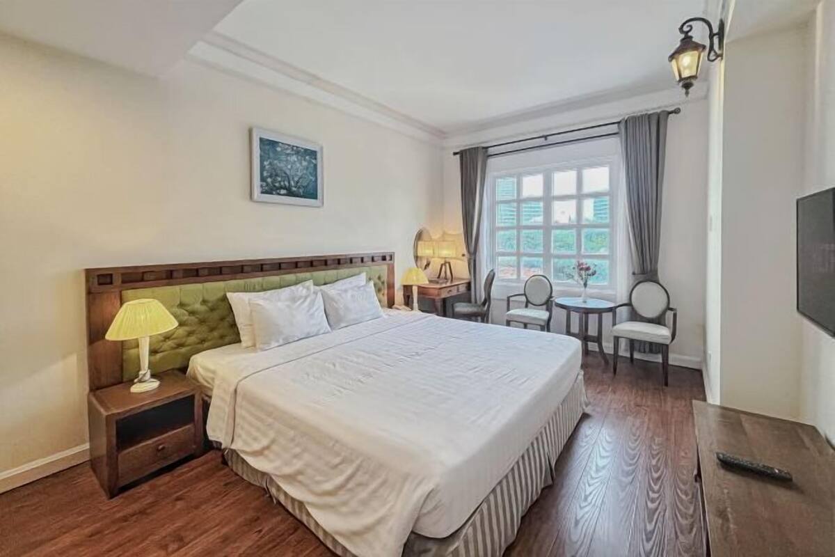 1 soveværelse, minibar, pengeskab på værelset, skrivebord