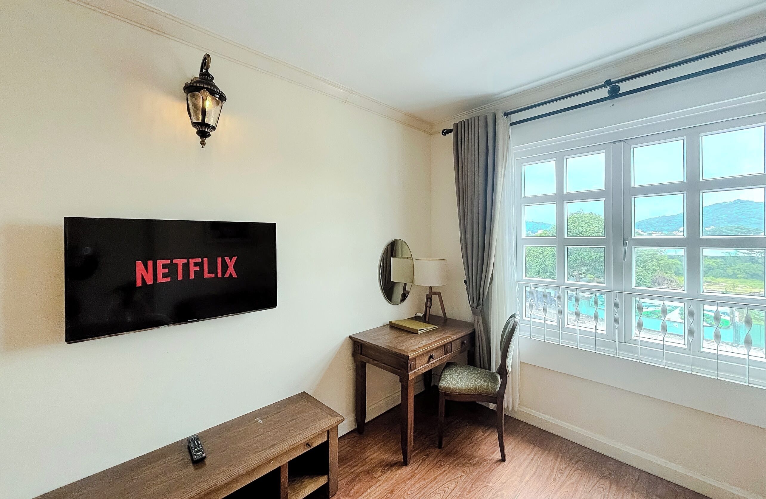 suite | 1 bedroom, minibar, in-room safe, desk