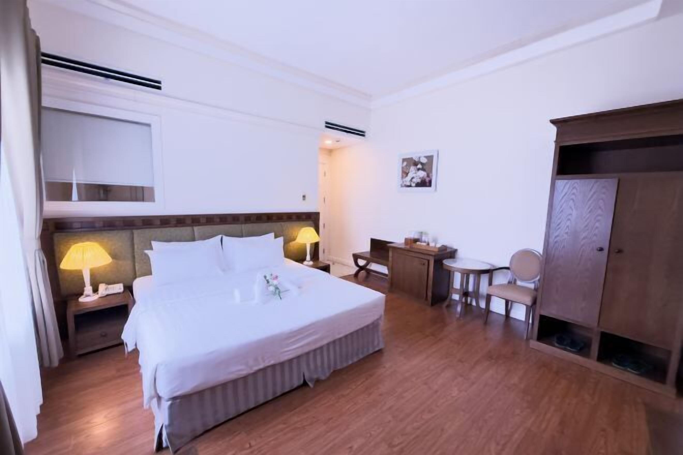 Minibar, in-room safe, desk, blackout curtains