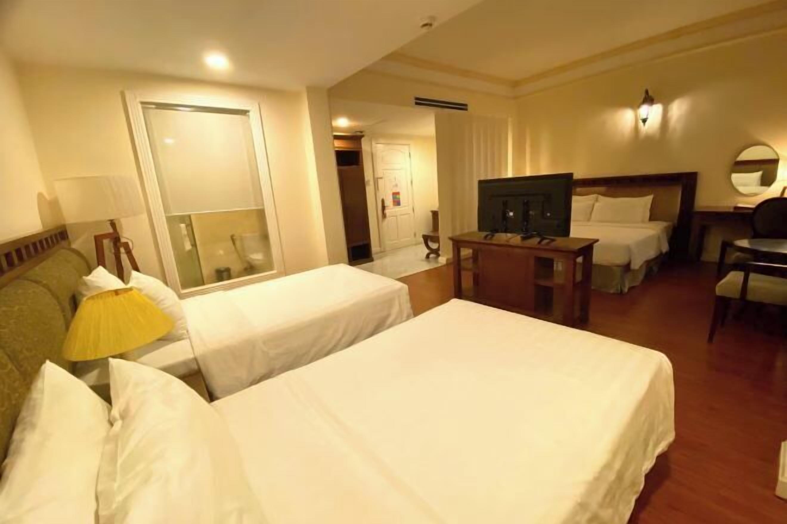 Minibar, in-room safe, desk, blackout curtains