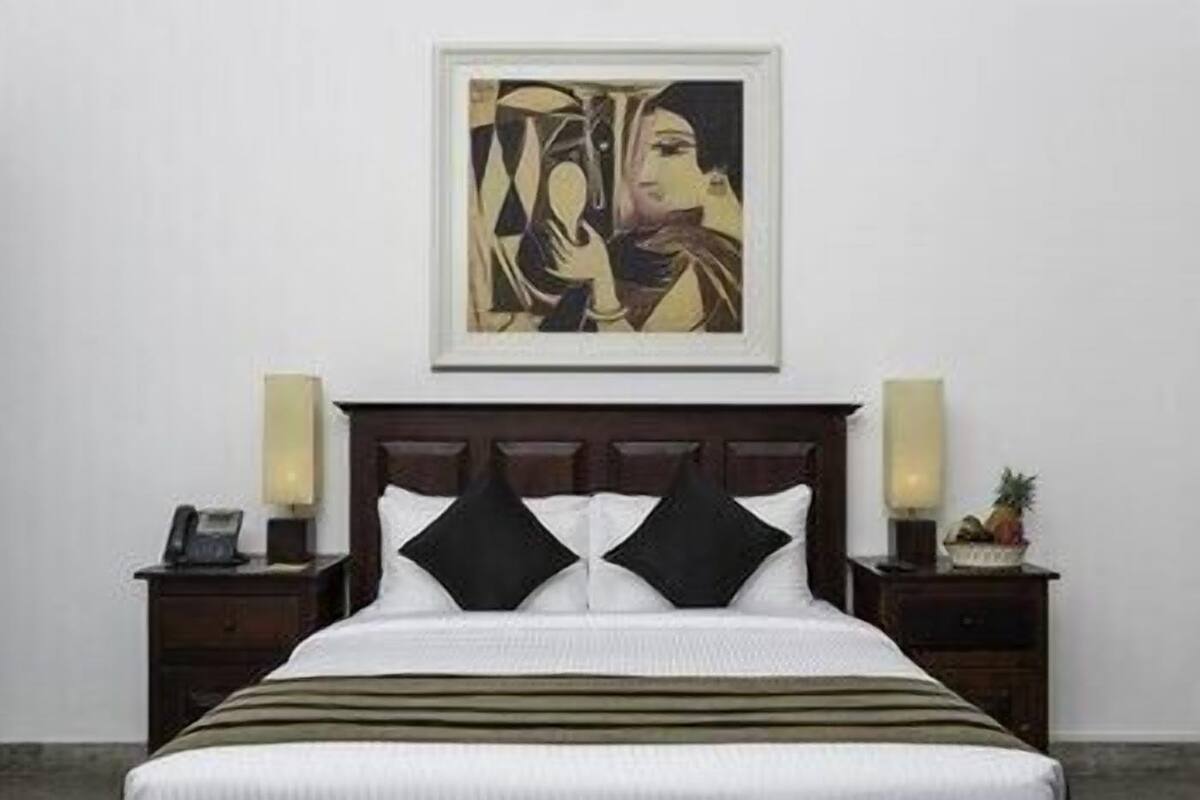 Minibar, in-room safe, individually decorated, individually furnished