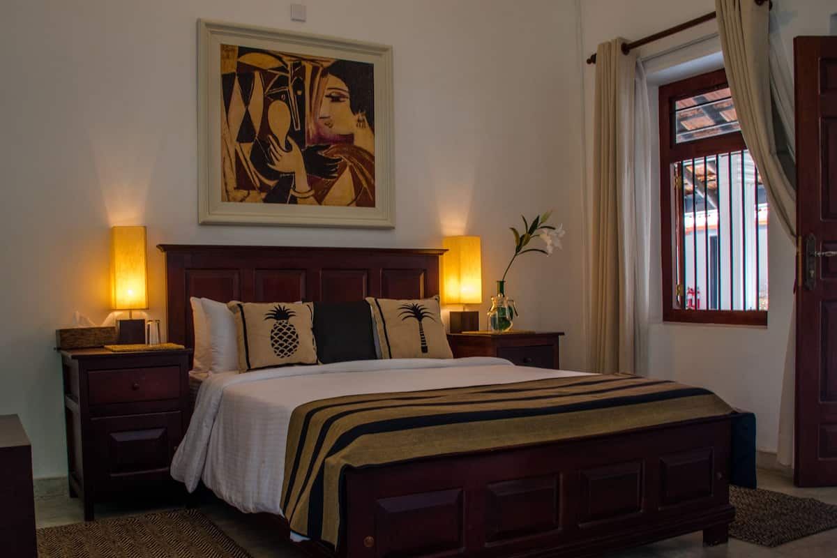 Phòng phong cách cổ điển, phù hợp cho người khuyết tật | Minibar, két bảo mật tại phòng, trang trí khác biệt
