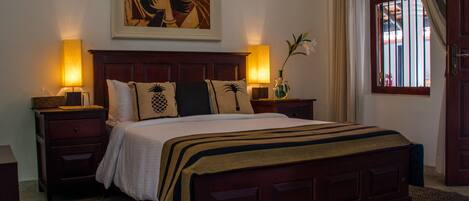 Classic Room, Accessible | Minibar, in-room safe, individually decorated, individually furnished