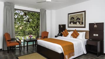 Minibar, in-room safe, individually decorated, individually furnished