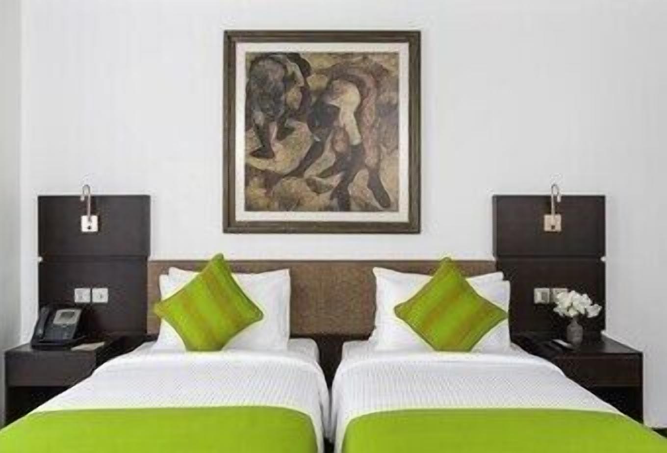 Minibar, in-room safe, individually decorated, individually furnished