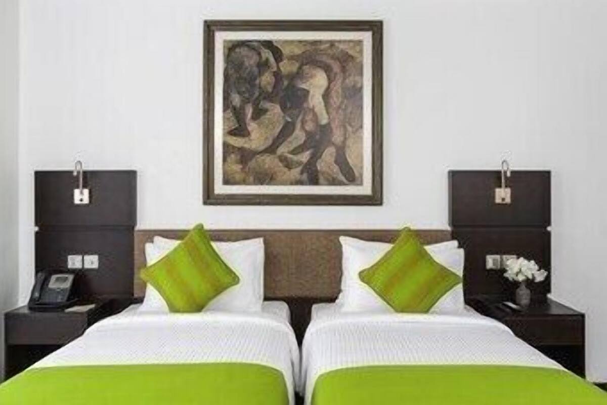 Minibar, in-room safe, individually decorated, individually furnished