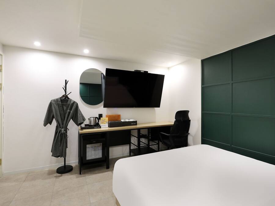 Soundproofing, free WiFi, individually decorated, individually furnished