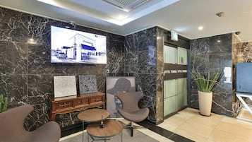 Siddeområde i lobbyen