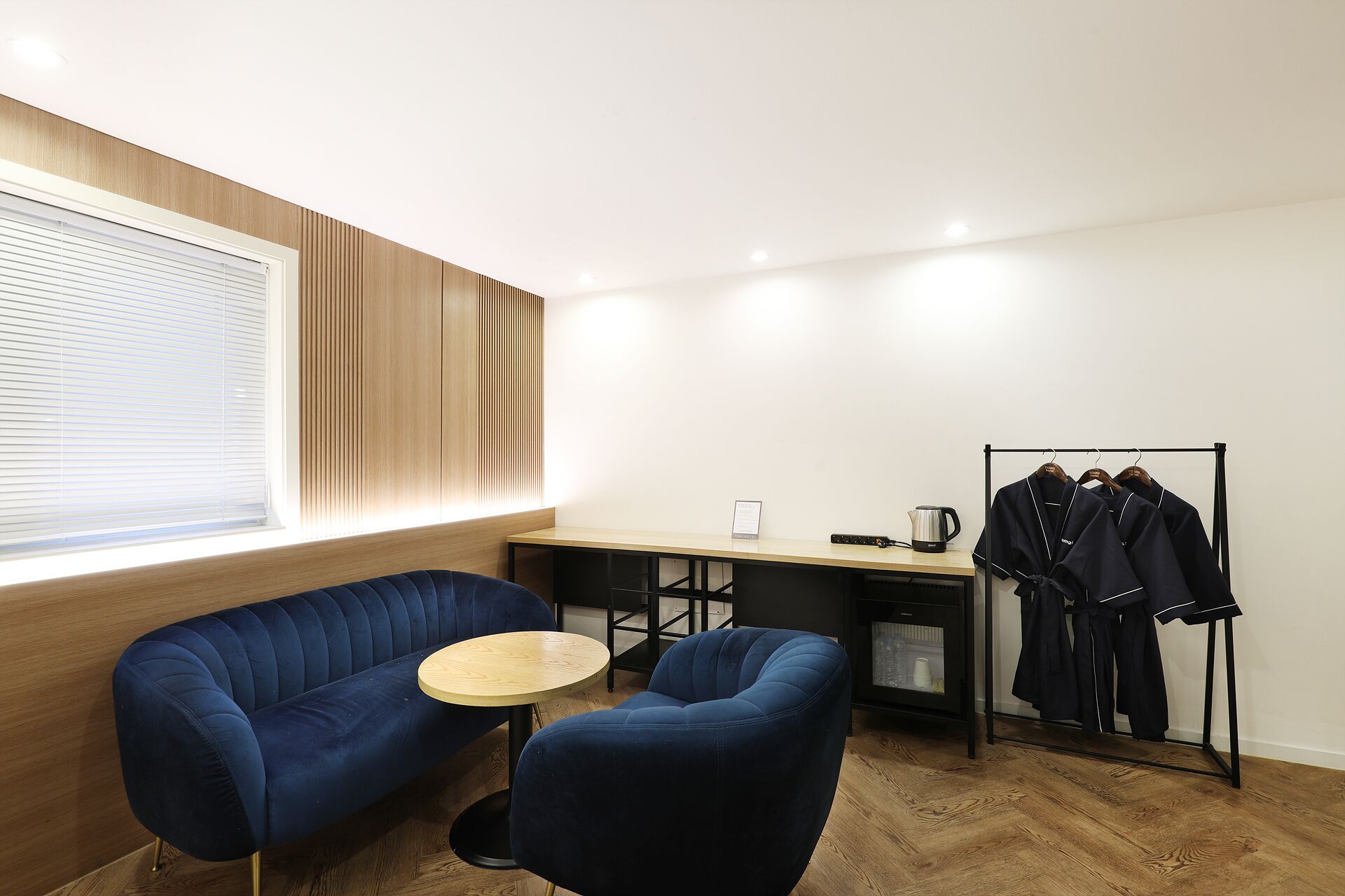 Suite twin | Sistema de insonorización, wifi gratis, decoración individual