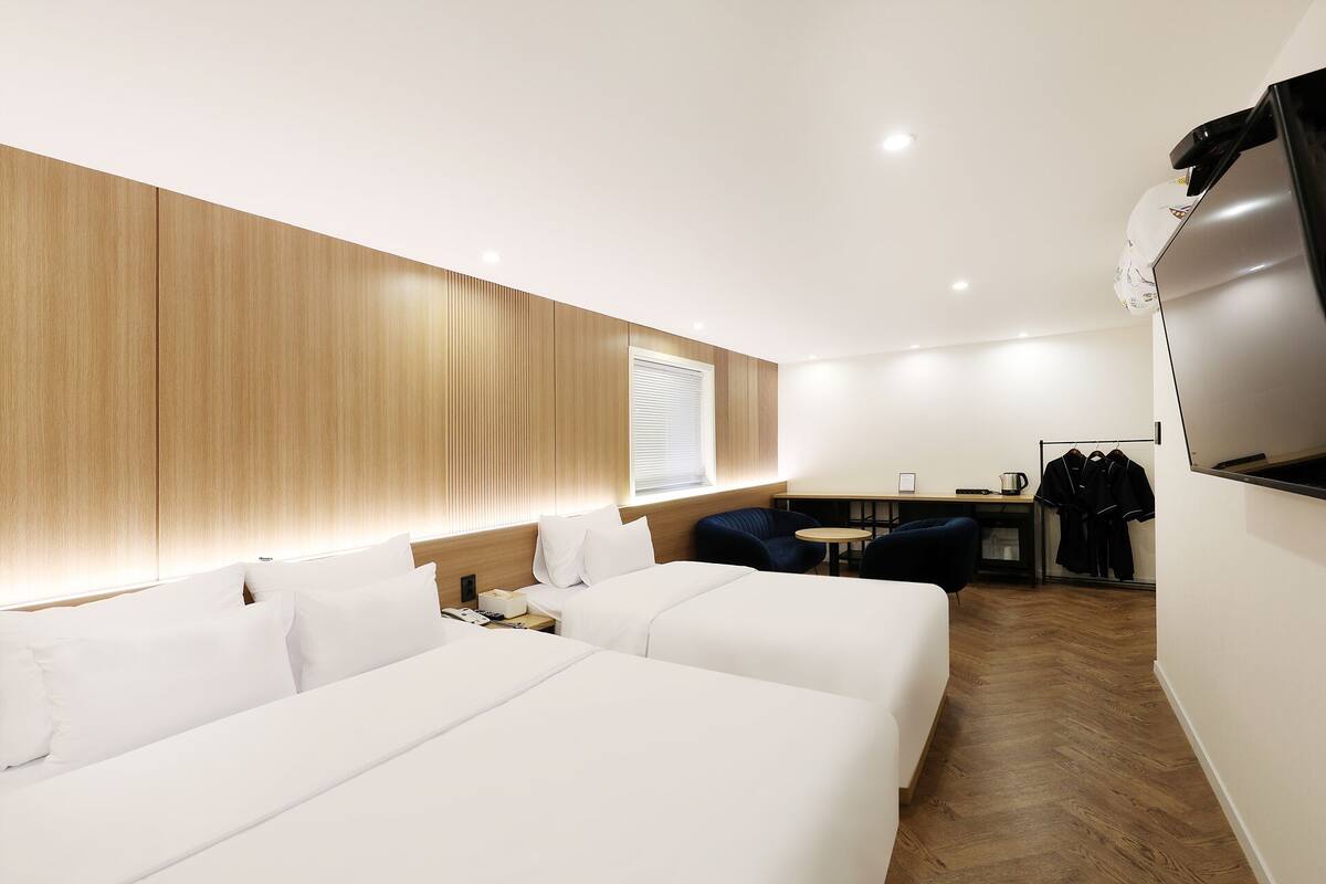 Suite twin | Lydisolering, gratis Wi-Fi, individuelt design, individuel indretning