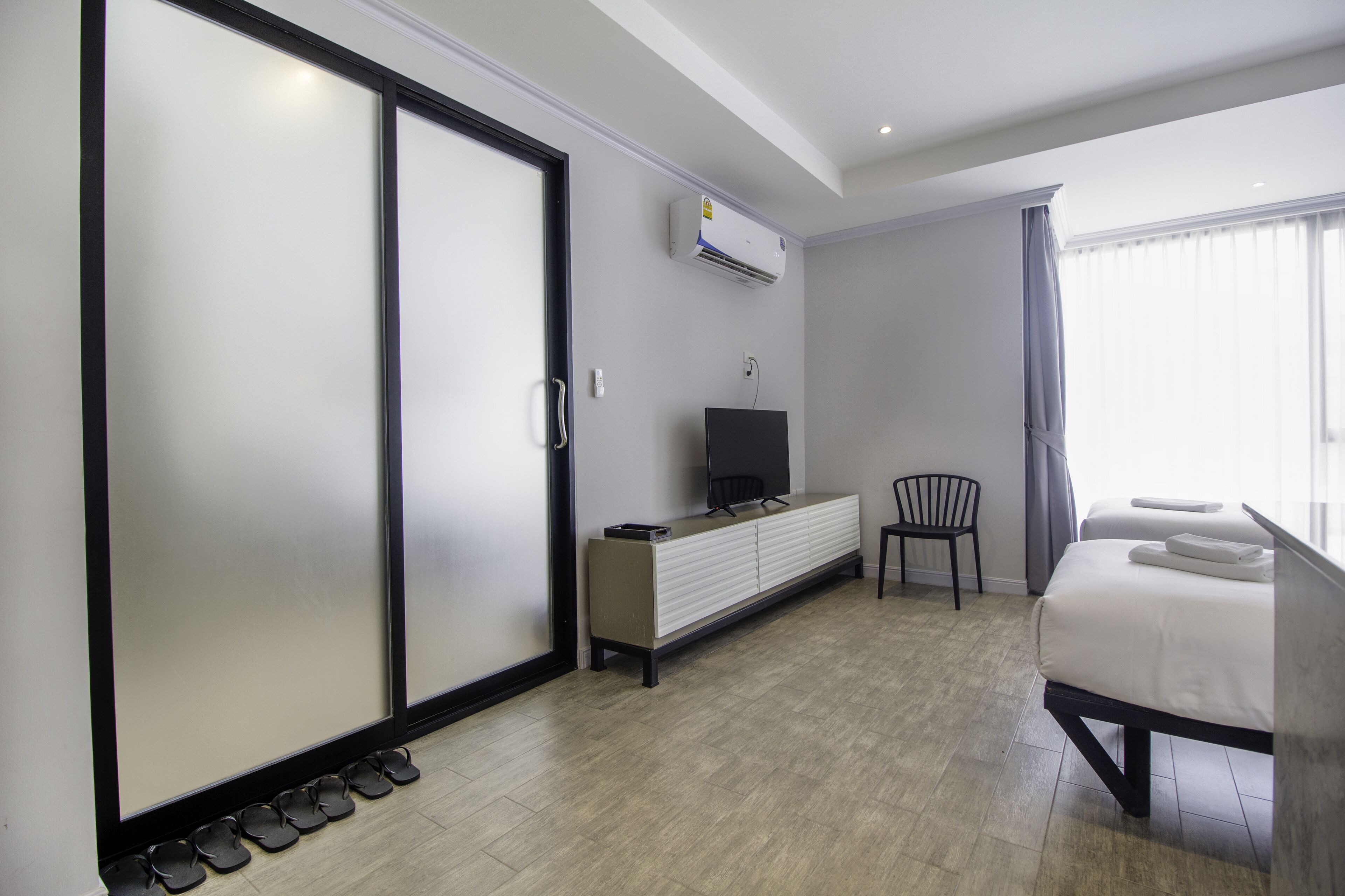 family room | living area | 42-inch lcd tv with cable channels, tv