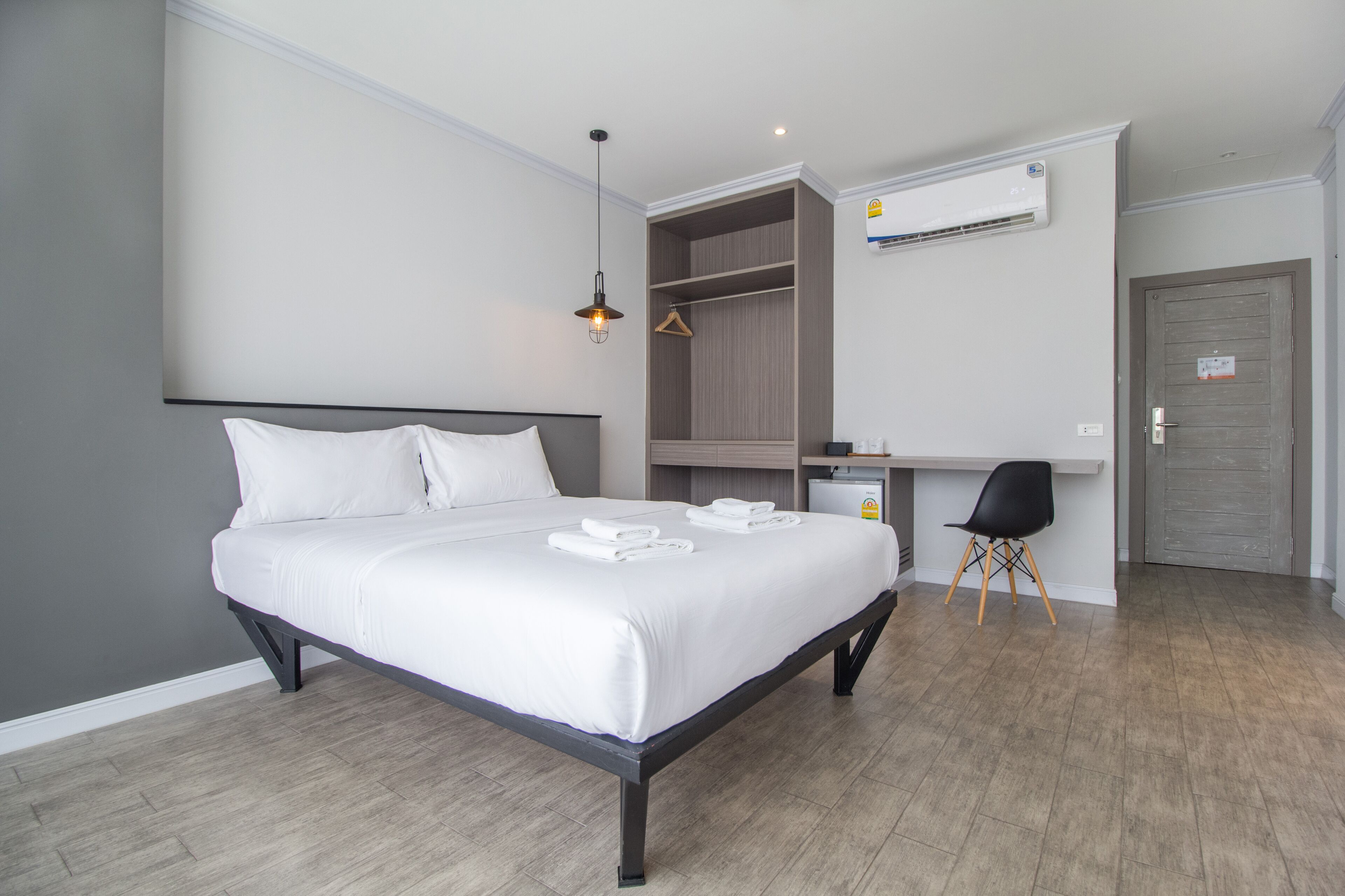 studio double bed  | desk, blackout curtains, rollaway beds, free wifi