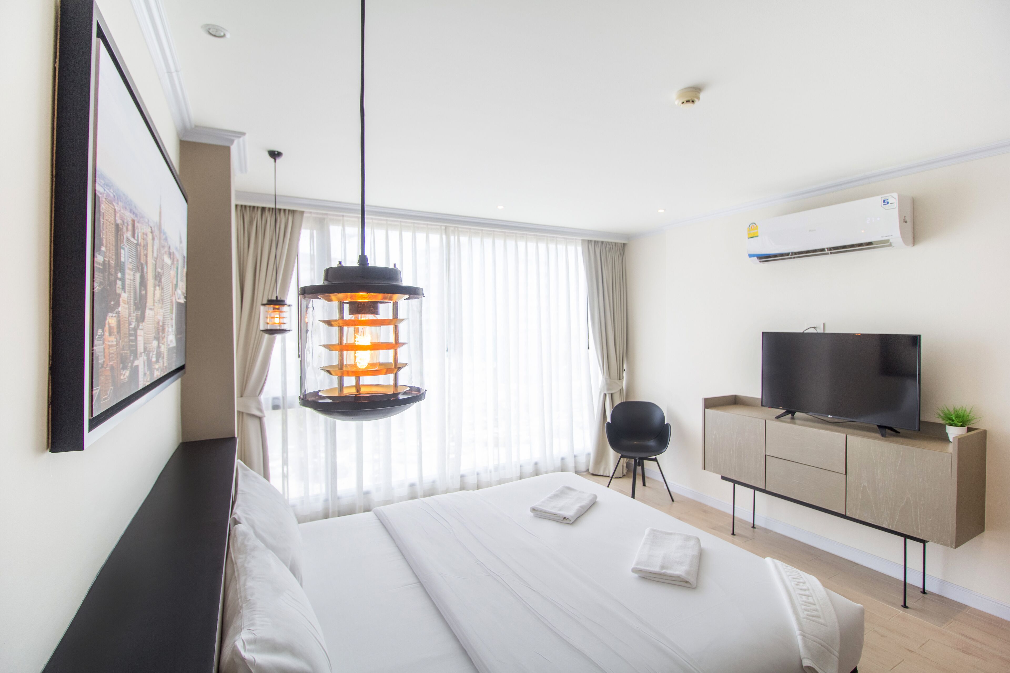 family room | desk, blackout curtains, rollaway beds, free wifi