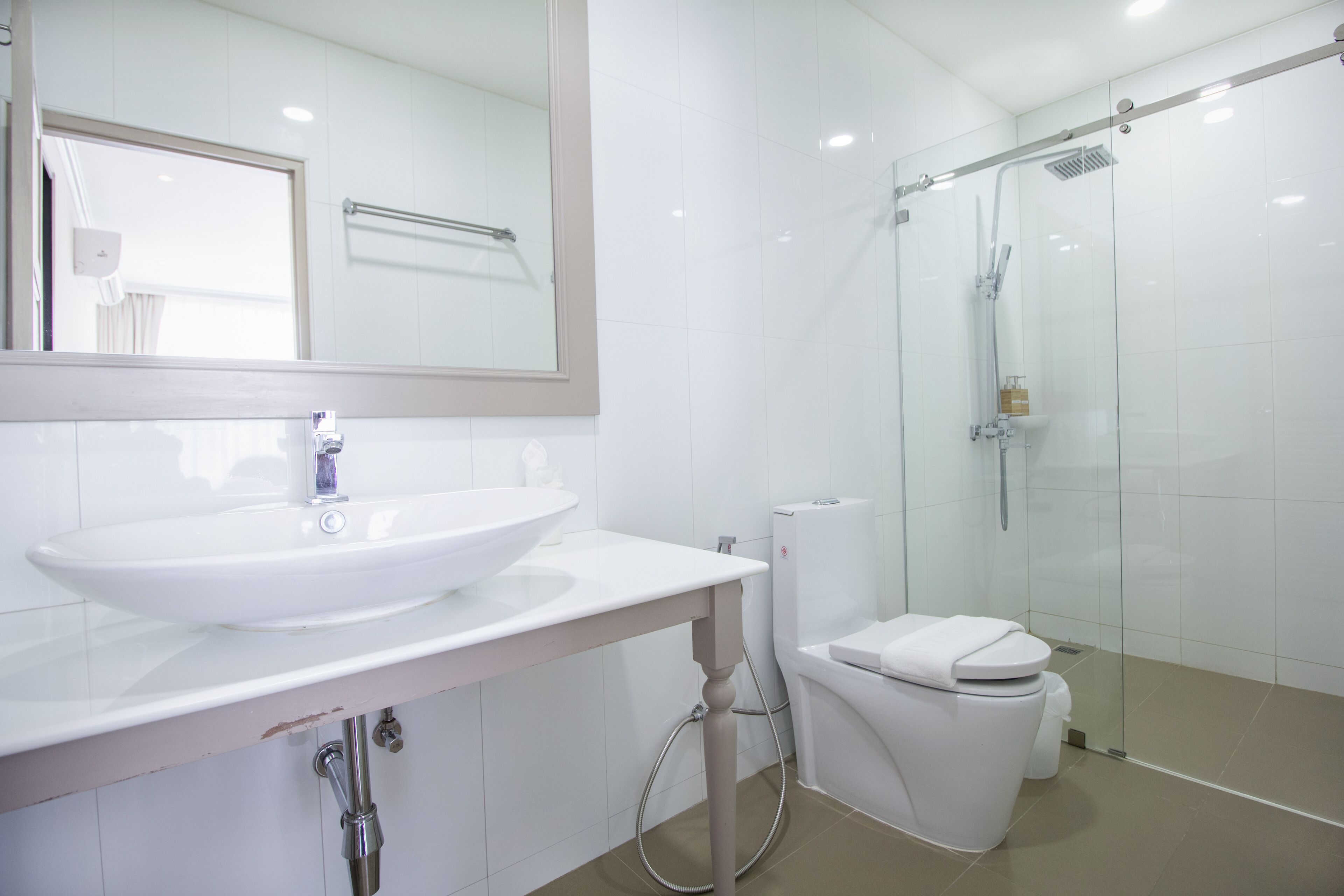 family room | bathroom | shower, free toiletries, towels