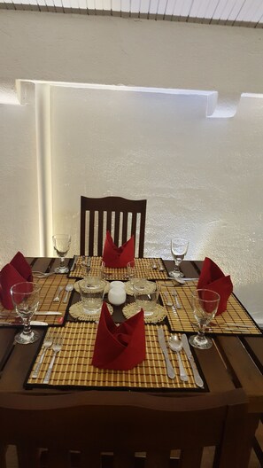 Daily continental breakfast (USD 10.00 per person)