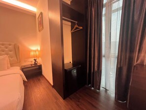 Quarto superior, 1 cama King | 1 quarto, escrivaninha, quartos à prova de som