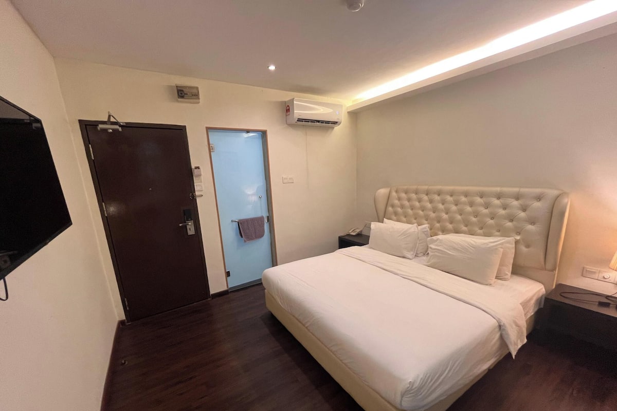 Superior kamer, 1 kingsize bed | 1 slaapkamer, een bureau, geluiddichte muren