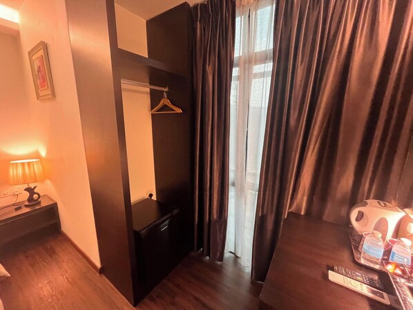 Quarto superior, 1 cama King | 1 quarto, escrivaninha, quartos à prova de som