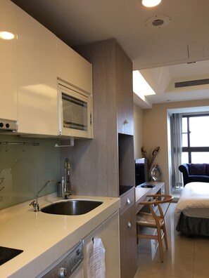 Doppia Deluxe, 1 letto matrimoniale, non fumatori, vasca da bagno | Minibar