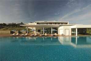 Outdoor pool - The Thingaha Nay Pyi Taw (Naypyidaw)