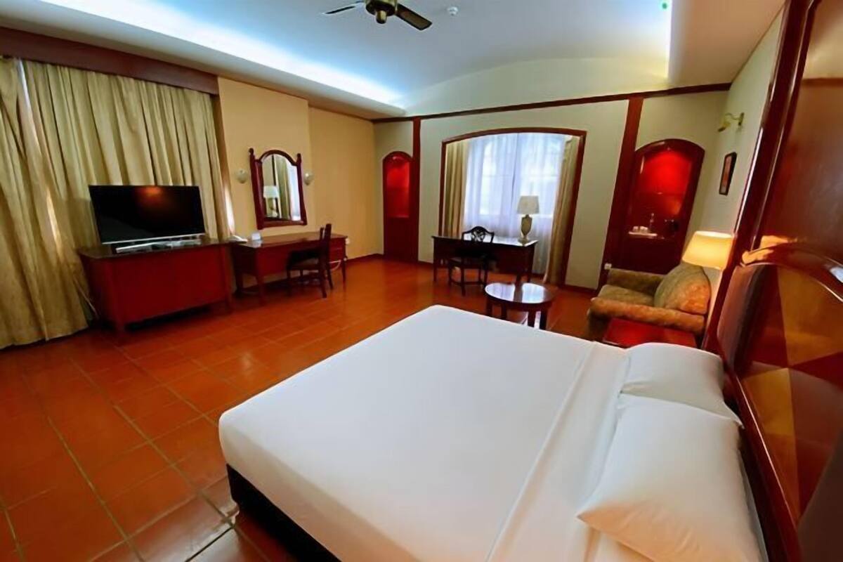 In-room safe, blackout curtains, iron/ironing board