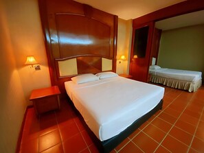 Family Studio Suite - Ponderosa Golf & Country Resort (Johor Bahru)