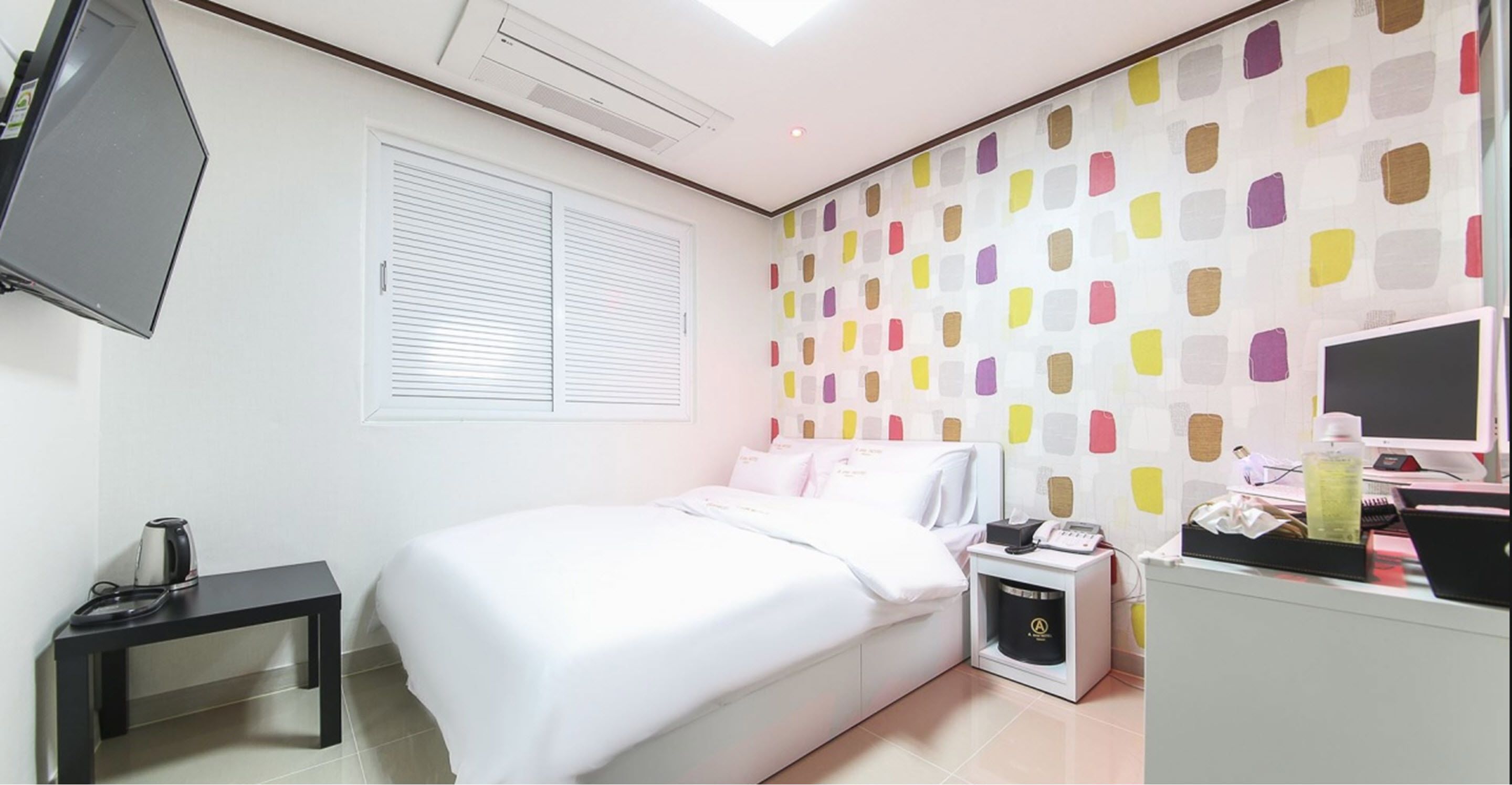 soundproofing, free wifi