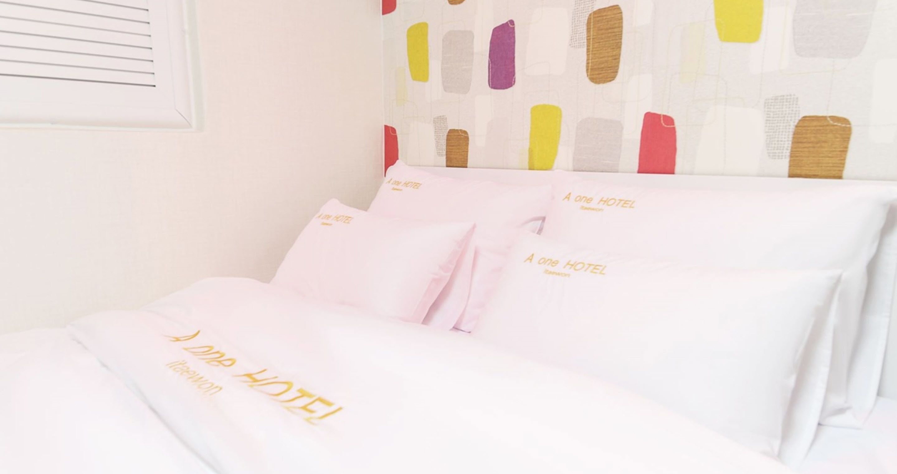 soundproofing, free wifi